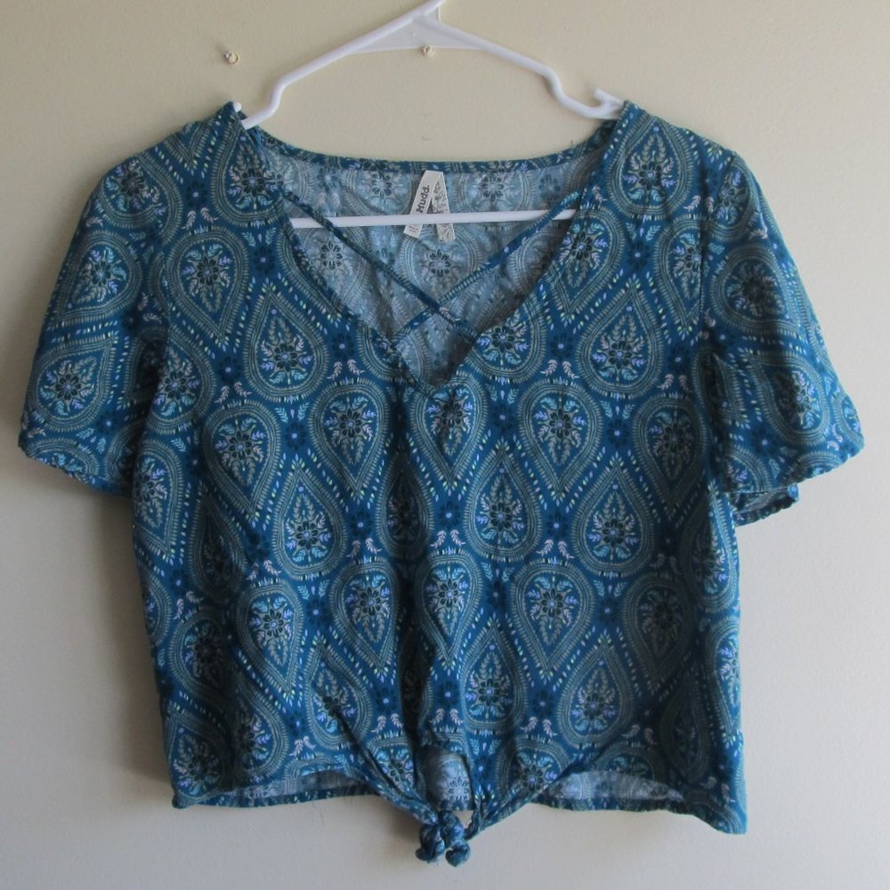Blue Paisley Short Sleeve Crop Top